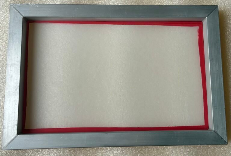 Am aluminum 8x12" silkscreen with white colored mesh